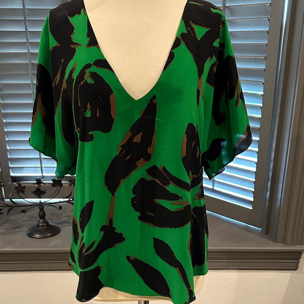Aaron Ashe Vibrant Green and Black Blouse